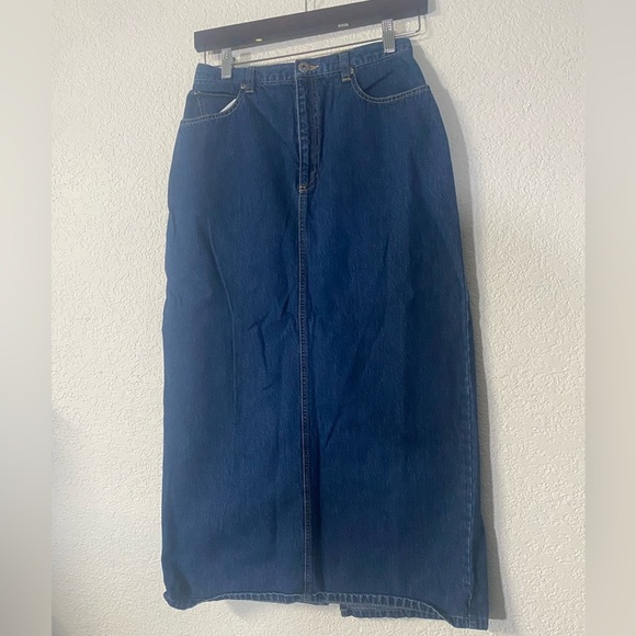 Liz Claiborne Dresses & Skirts - Liz Claiborne vintage Blue Denim long skirt petite 8P